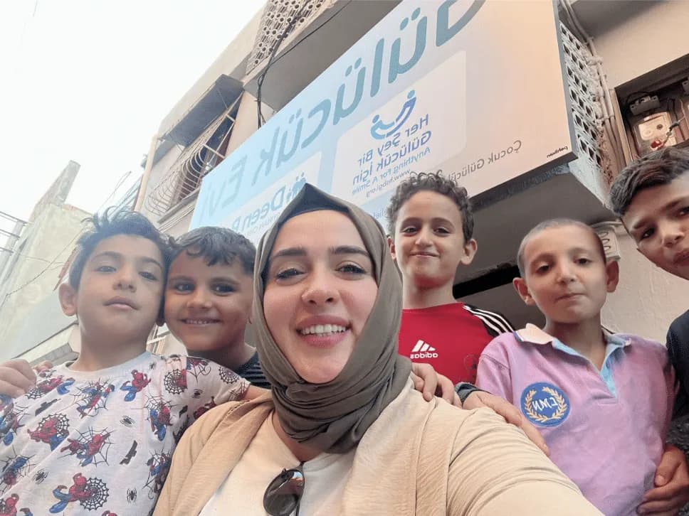 Deen Relief team members with children at the Gulucuk Evi care centre in Adana, Turkey